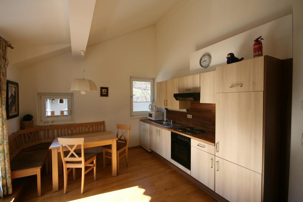 Appartements Zur Kapelle Капрун Стая снимка